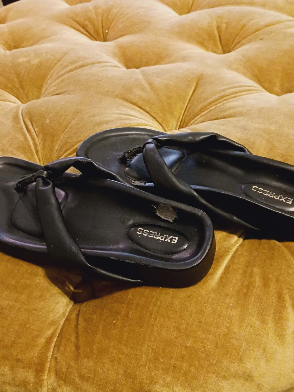 Express Black Thong Slip-On Sandals Sz 6